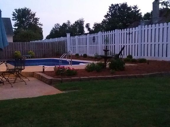 Beautiful Pool w/ NEW Liner