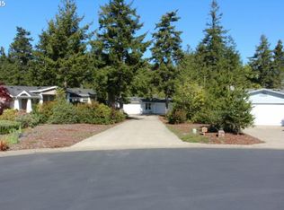637 Lewis Circle Ct, Florence, OR 97439