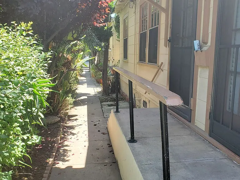 223 Strand St #G — Photo 7