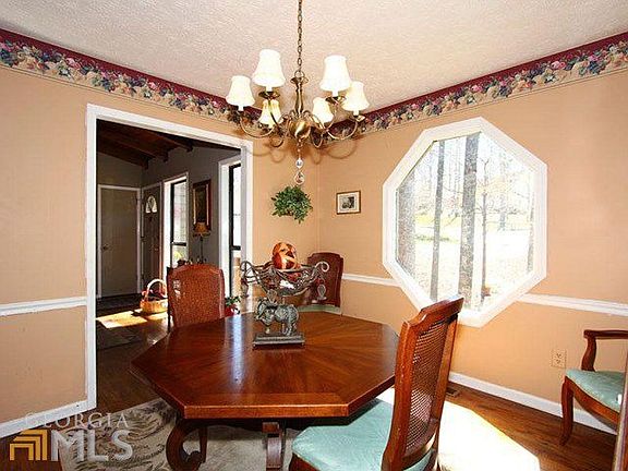5th image of 2856 Forest Wood Dr NE
