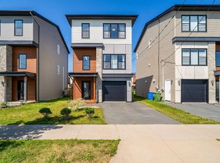 81 Mica Cres, Halifax, NS B3P 0H7