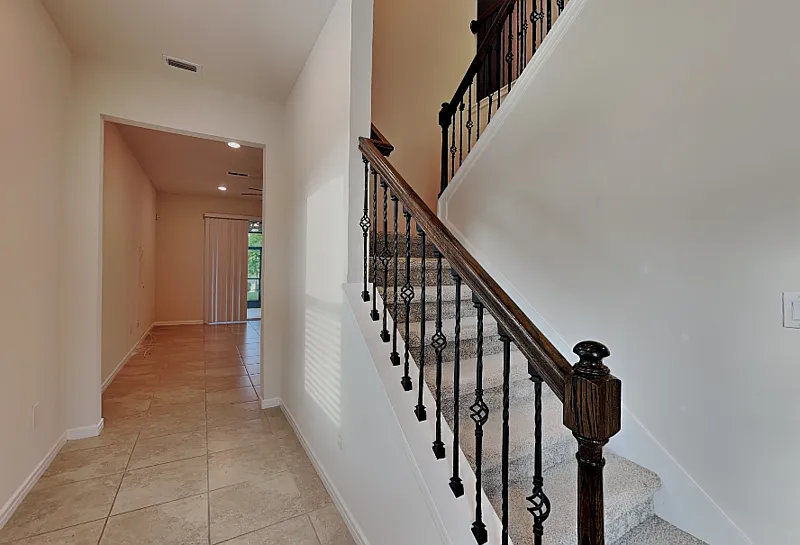 5 bed, 3.0 bath, 2615 sqft, $2,999 — Photo 2