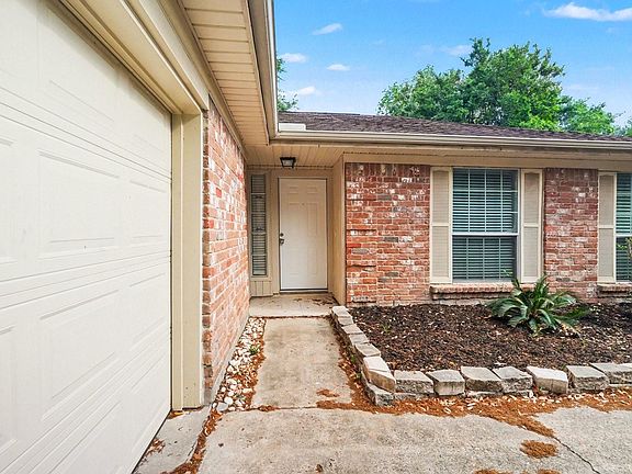3rd image of 22206 Fincastle Dr