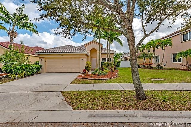 1st image of 908 Tanglewood Cir