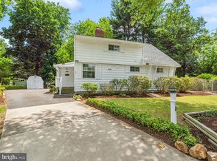 4 Calvin Ct, Rockville, MD 20851
