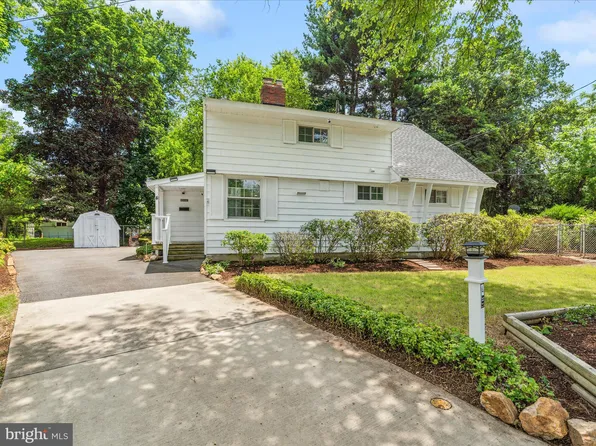 4 Calvin Ct, Rockville, MD 20851