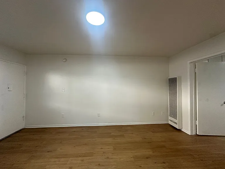 2666 Ellendale Pl — Photo 6
