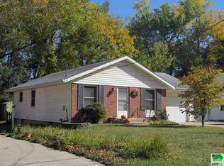 3244 Court St, Sioux City, IA 51104