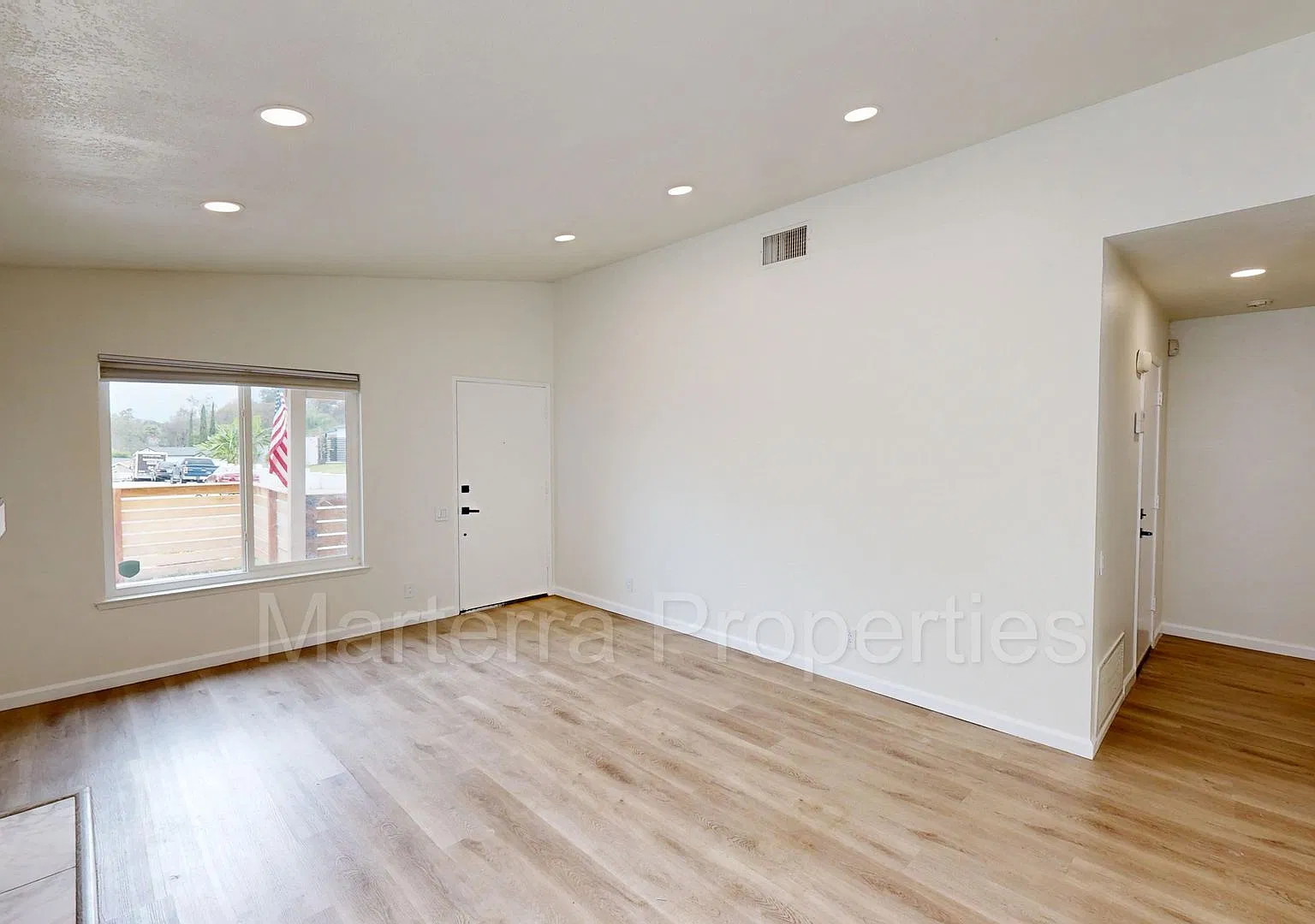 Amazing 3 Bedroom Home in Mission Viejo! — Photo 4