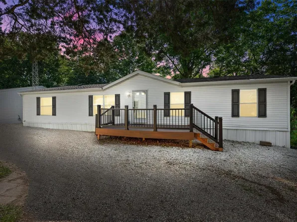 835 Highway Y, Winfield, MO 63389