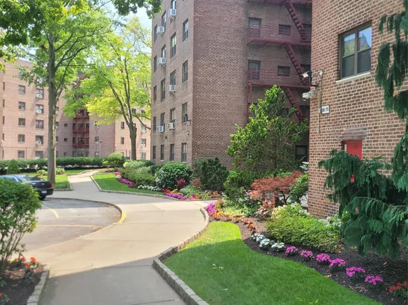 86 -70 Francis Lewis #A55, Holliswood, NY 11427