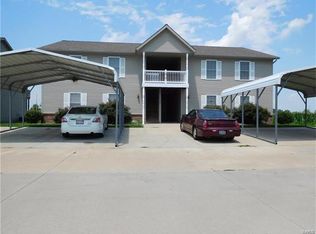 43 Colonial Mnr #D, Highland, IL 62249
