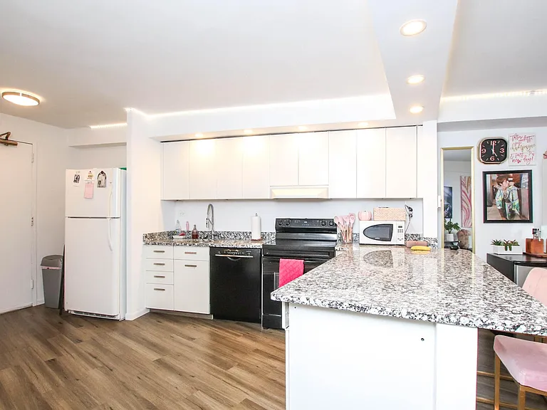 300 N State St #3330 — Photo 4