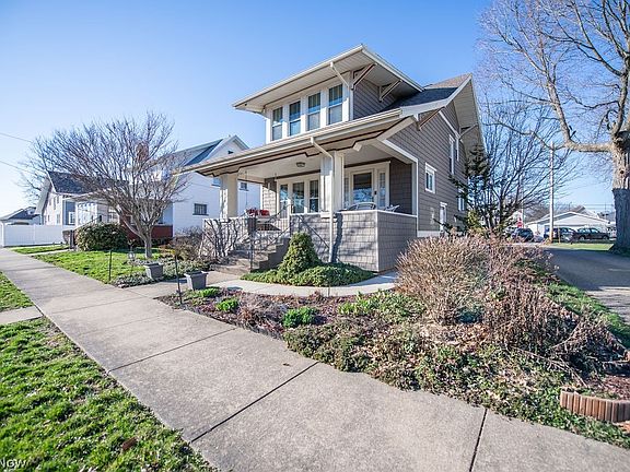 3rd image of 329 Park Ave NW