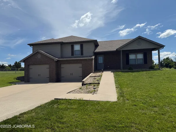 9484 Erika Ln, New Bloomfield, MO 65063