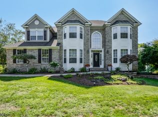 3 Saunders Ln, Hackettstown, NJ 07840