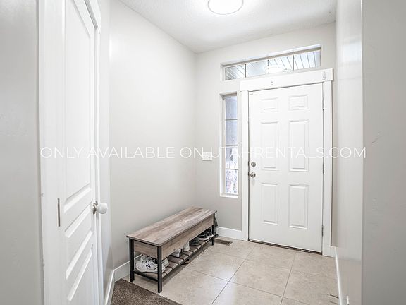 4th image of 198 E Segovia Ln
