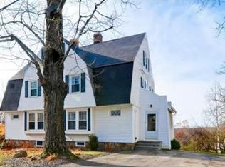 29 Oak St, Hopedale, MA 01747