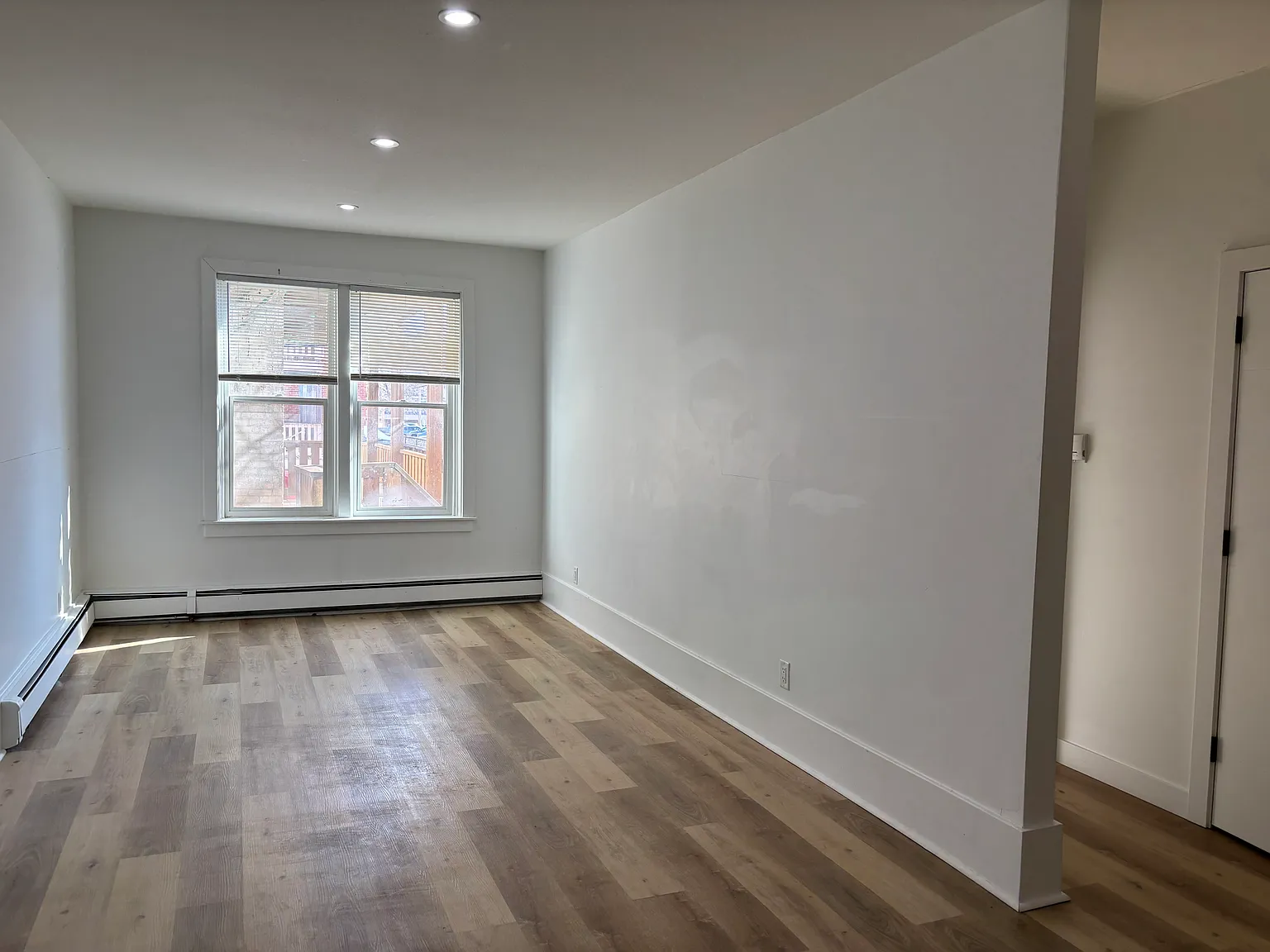 Belmont Apartments — Photo 2