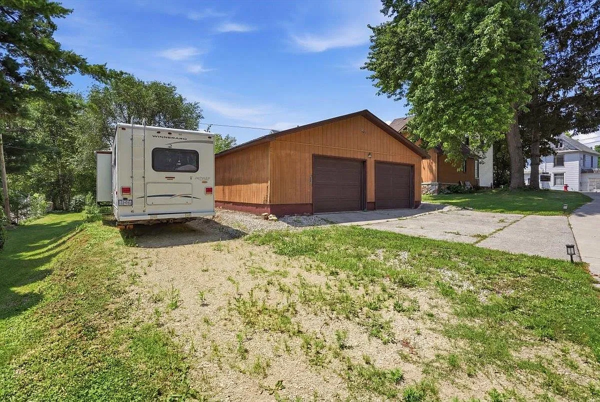 3 bed, 1799 sqft, $2,000 — Photo 4