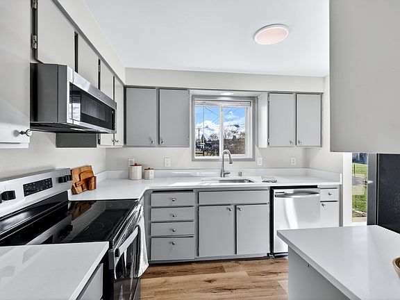 3rd image of 5204 N Chase Rd