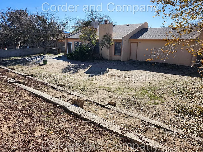 2261 Green Lake Rd NE — Photo 30