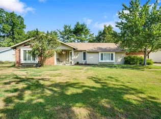 509 Gatehall Ln, Ballwin, MO 63011