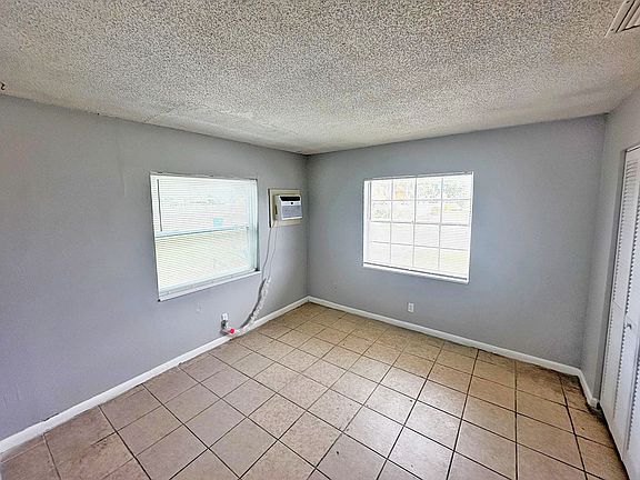 5th image of 1921 NW 14th Ave APT C