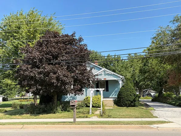 1020 E Division St, Diamond, IL 60416