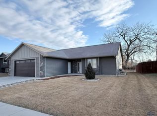 2822 Olive Grove Ct, Rapid City, SD 57703