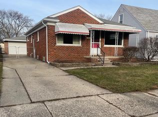 21521 Trombly St, Saint Clair Shores, MI