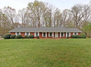 208 Wickersham Dr, Statesville, NC 28625