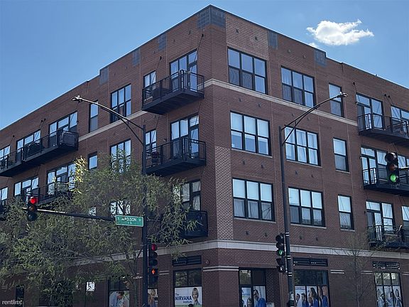 2nd image of 2 S Leavitt St Unit 405
