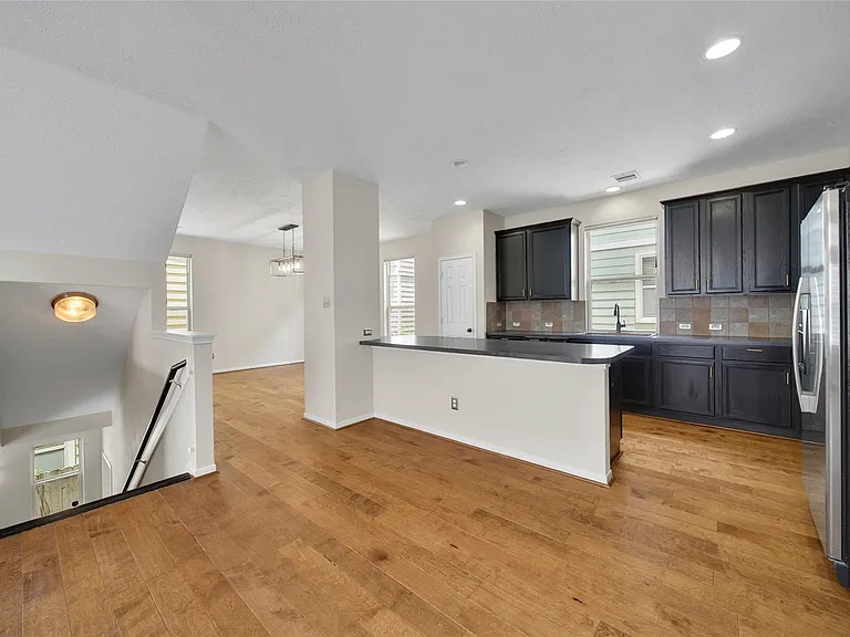 3323 Masters Point Dr — Photo 9