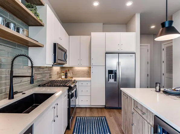 1010 Waugh Apartments