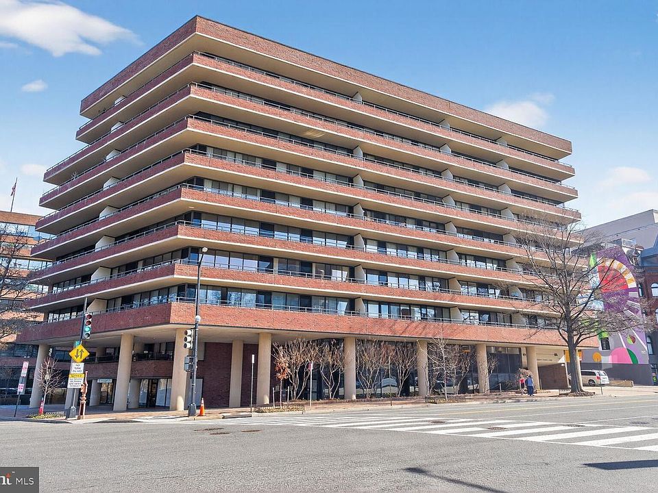 1st image of 2555 Pennsylvania Ave NW APT 414