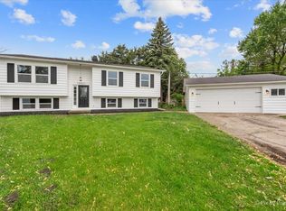 18851 W Circle Ct, Grayslake, IL 60030