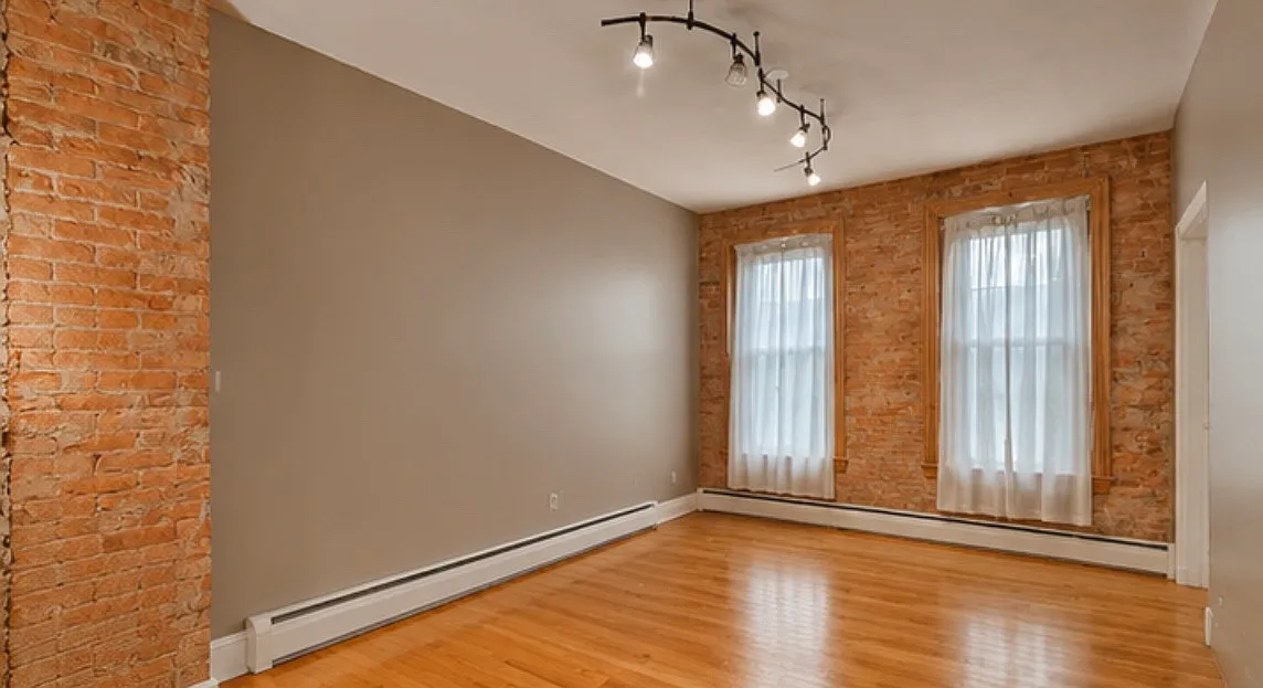 4 bed, 1550 sqft, $2,500 — Photo 2