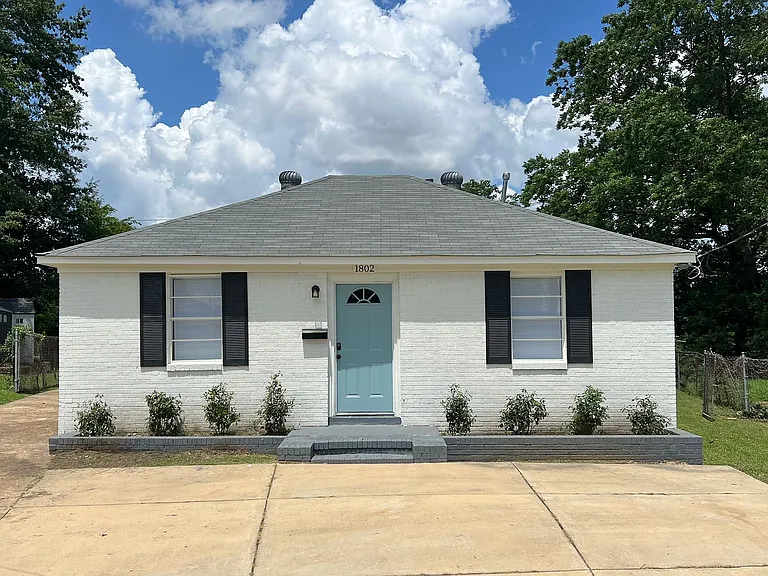 1802 Blair Hunt Dr — Photo 1