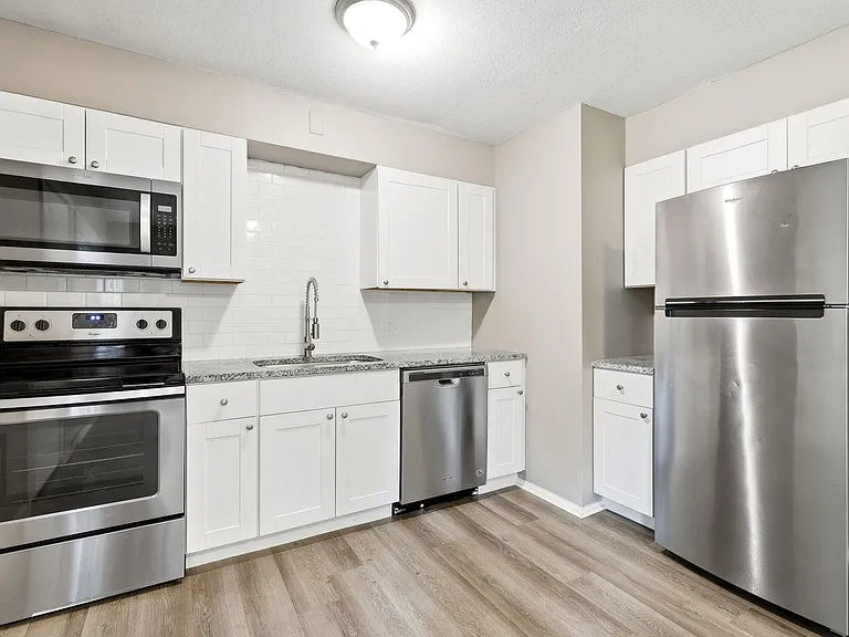 11407 Winchester Ave — Photo 4