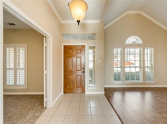 3rd image of 141 Galleria Dr