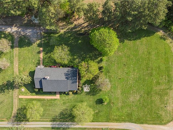 3rd image of 123 Hanmer Ln