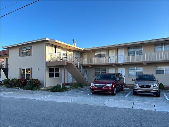 3rd image of 4652 N Poinciana Street #4