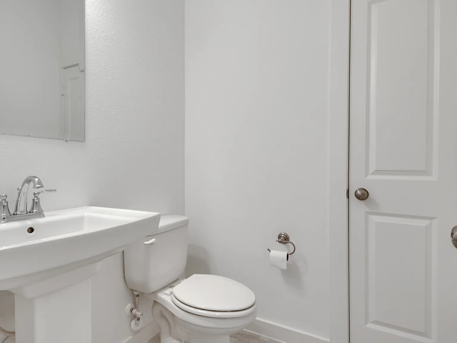 3 bed, 2.5 bath, 1690 sqft, $2,600 — Photo 2