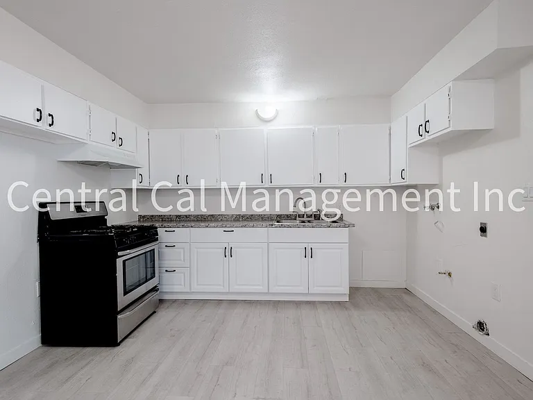 1313 E Planz Rd — Photo 13