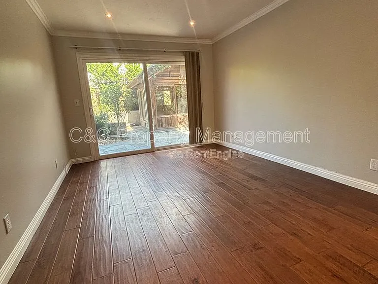 19010 Cliveden Ave — Photo 8
