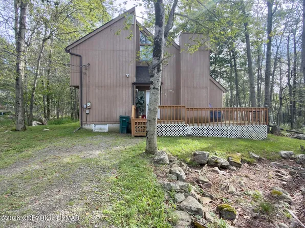 9840 Deerwood Dr, Tobyhanna, PA 18466