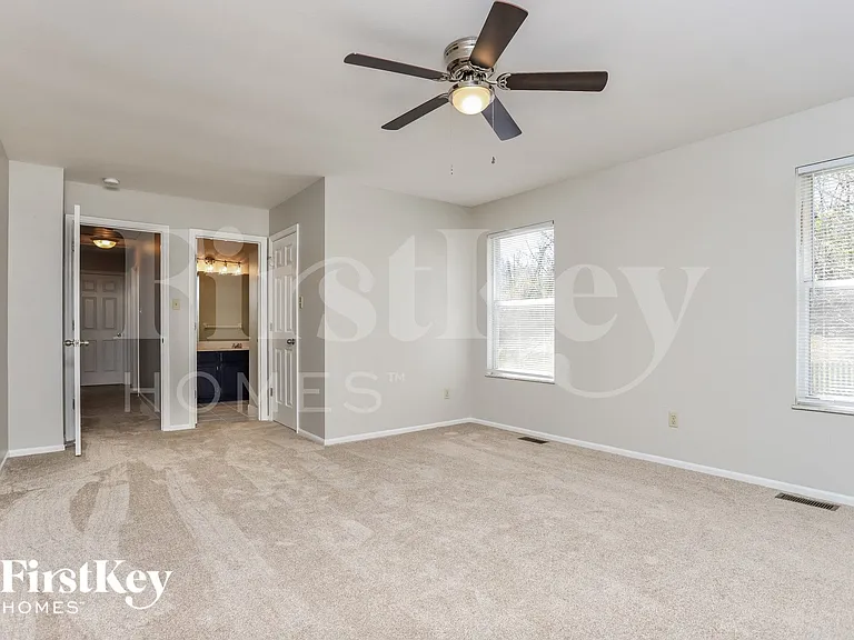 324 Autumn Peak Dr — Photo 8