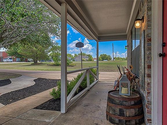 3rd image of 215 Overland Dr