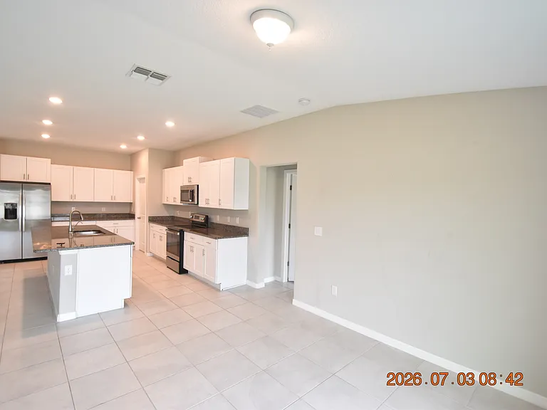 3507 N Maryland Ave — Photo 13